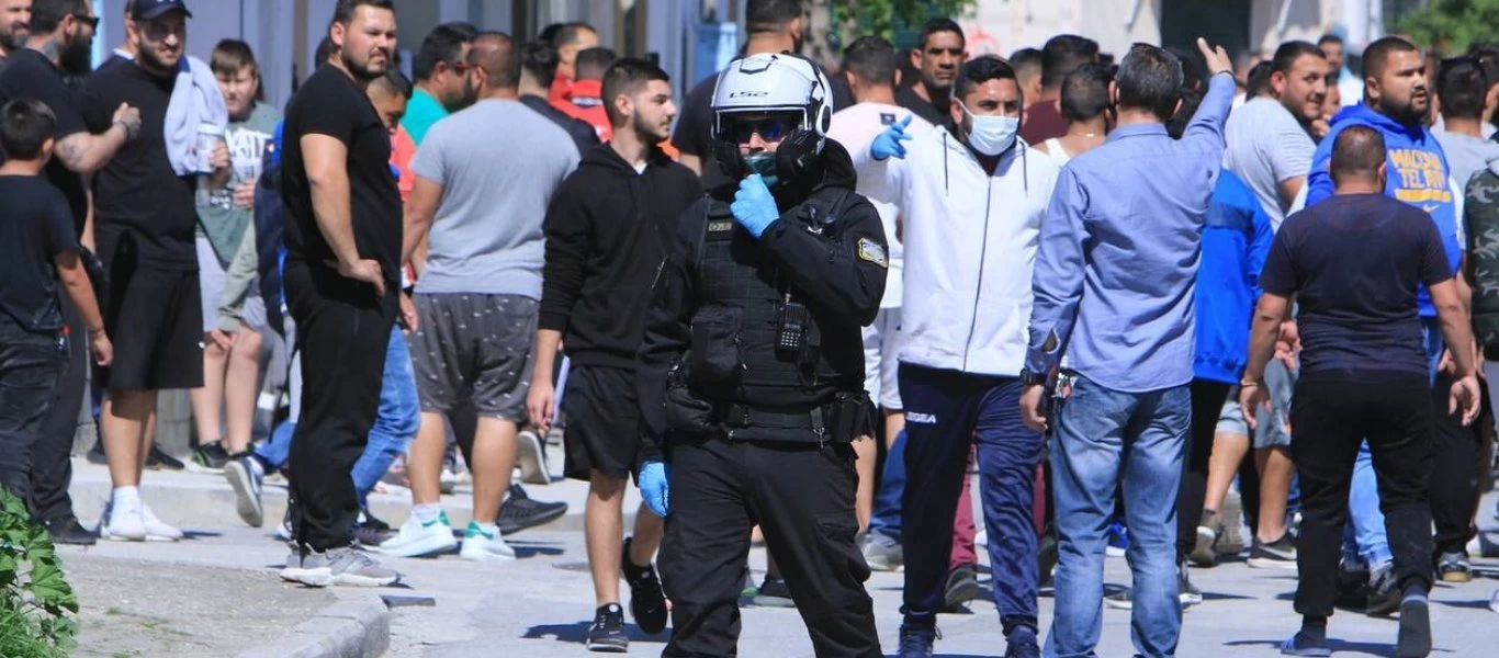 Συναγερμός στο Ζεφύρι: Θετική στον κορωνοϊό 25χρονη Ρομά - Φόβοι για νέο «Κρανίδι»